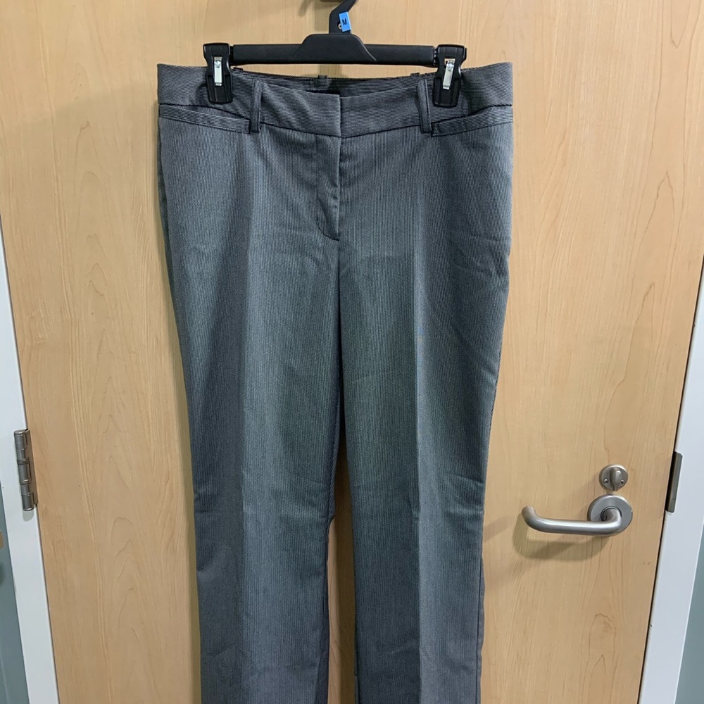 Worthington dress pants. Grey Size 8.